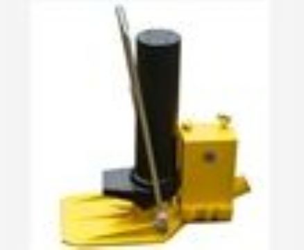 點擊查看詳細信息<br>標題：GYQD-196型寬枕板起道器 閱讀次數：2537